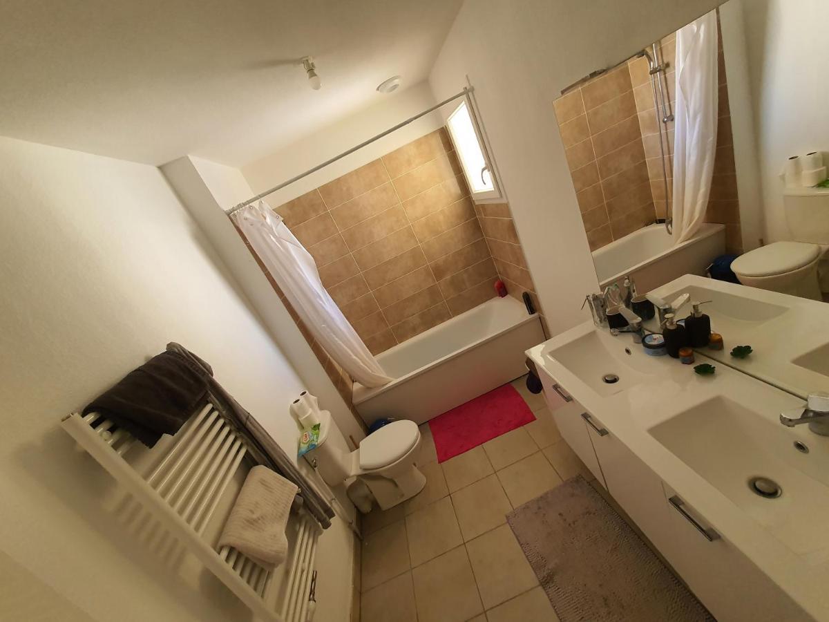 Chambre 11M2 Dans Maison Toute Equipee Tresses ภายนอก รูปภาพ